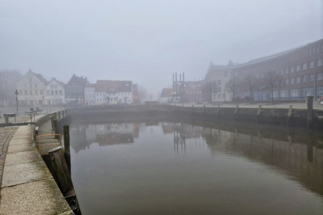 Nebel im Husumer Hafen